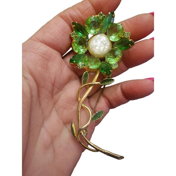 Stunning Unsigned Glass Flower Brooch with Resin Confetti Center (A4619) - Picture 2 of 7